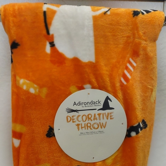 Halloween ghost and candy corn decorative throw - Picture 2 of 6
